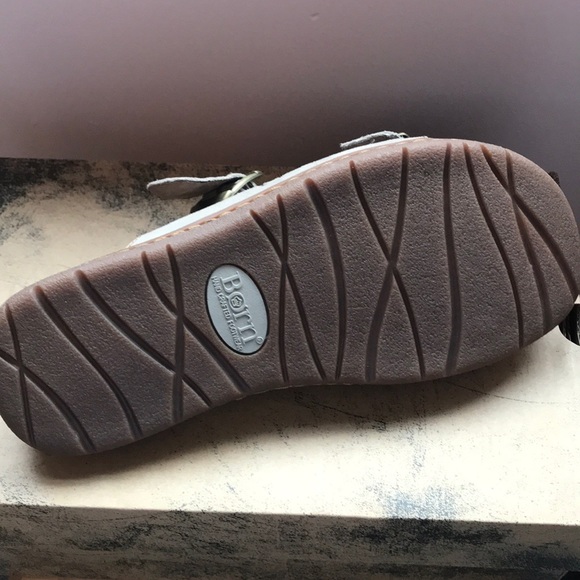 Brand new never worn Born Pacho Sandals
